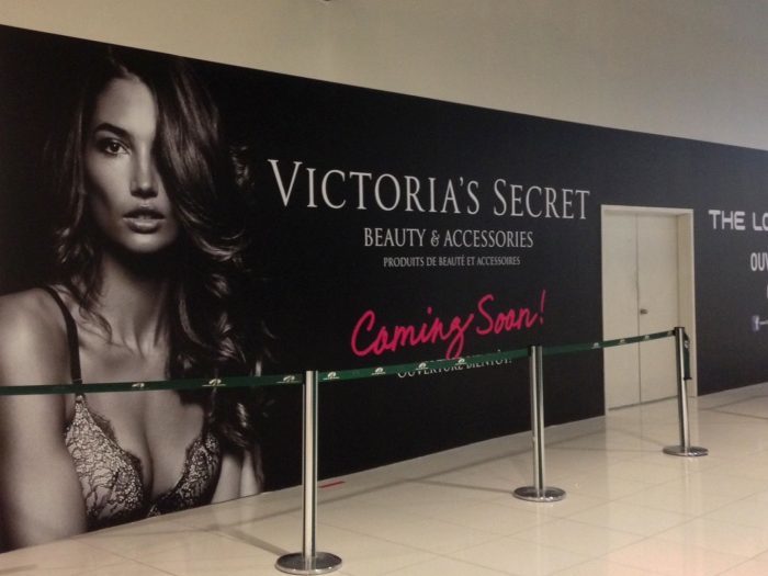 Vinyle ARRIENTA YUL Victoria Secret boutique hors taxes - 4